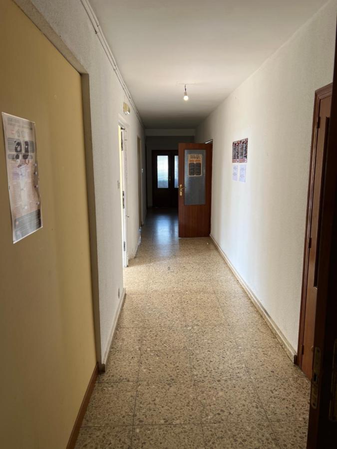 Albergue Municipal Hostel San Martín del Camino Exterior photo