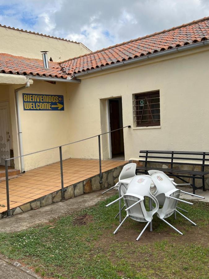 Albergue Municipal Hostel San Martín del Camino Exterior photo